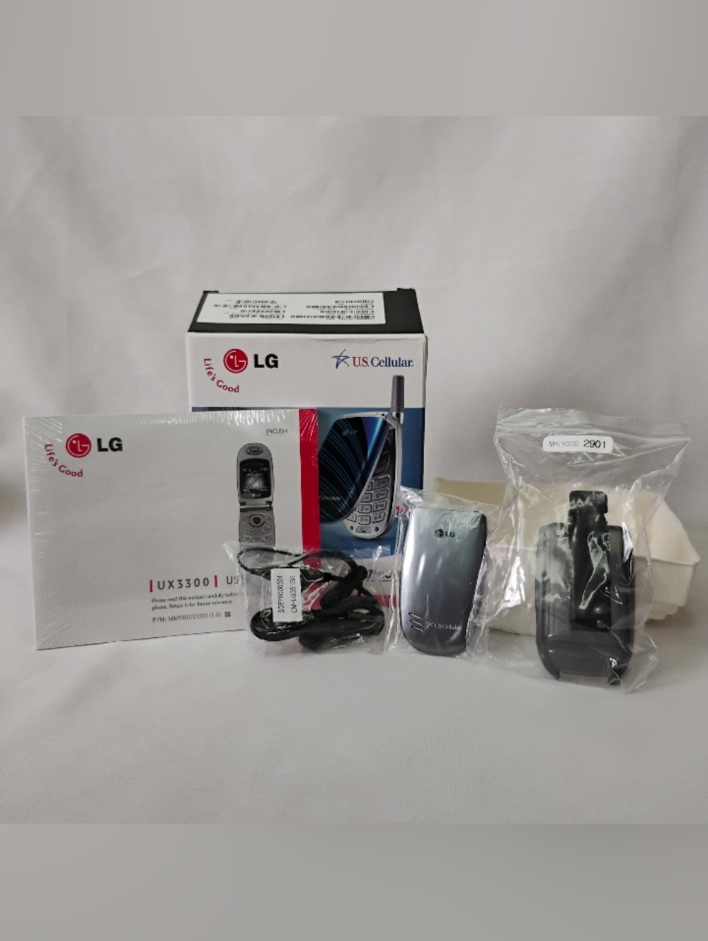 (NO PHONE) LG UX3300 US Cellular Empty Box + Clip Holster Headphones & Cover